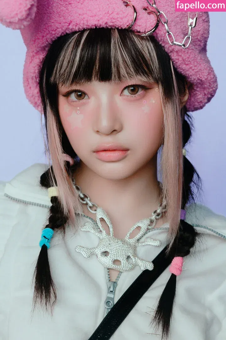 Hanni Pham Onlyfans Photo Gallery 