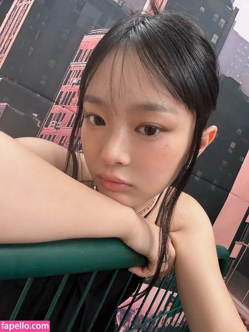 Hanni Pham Onlyfans Photo Gallery 