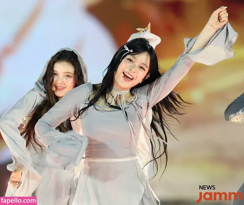 Hanni Pham Onlyfans Photo Gallery 