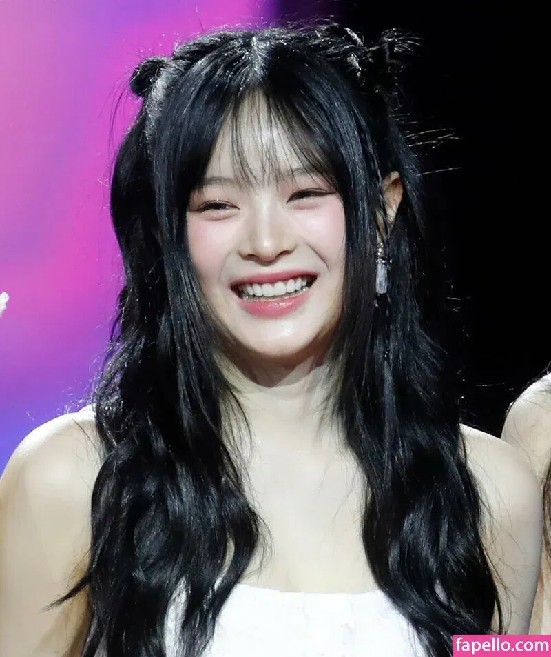 Hanni Pham Onlyfans Photo Gallery 