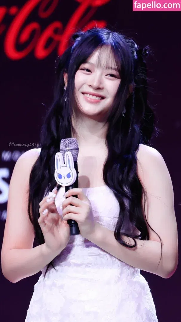 Hanni Pham Onlyfans Photo Gallery 