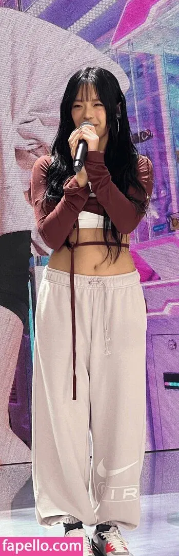 Hanni Pham Onlyfans Photo Gallery 