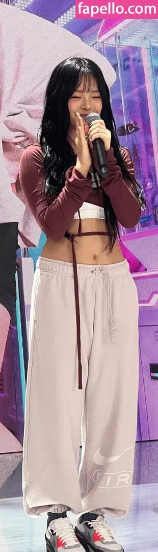 Hanni Pham Onlyfans Photo Gallery 