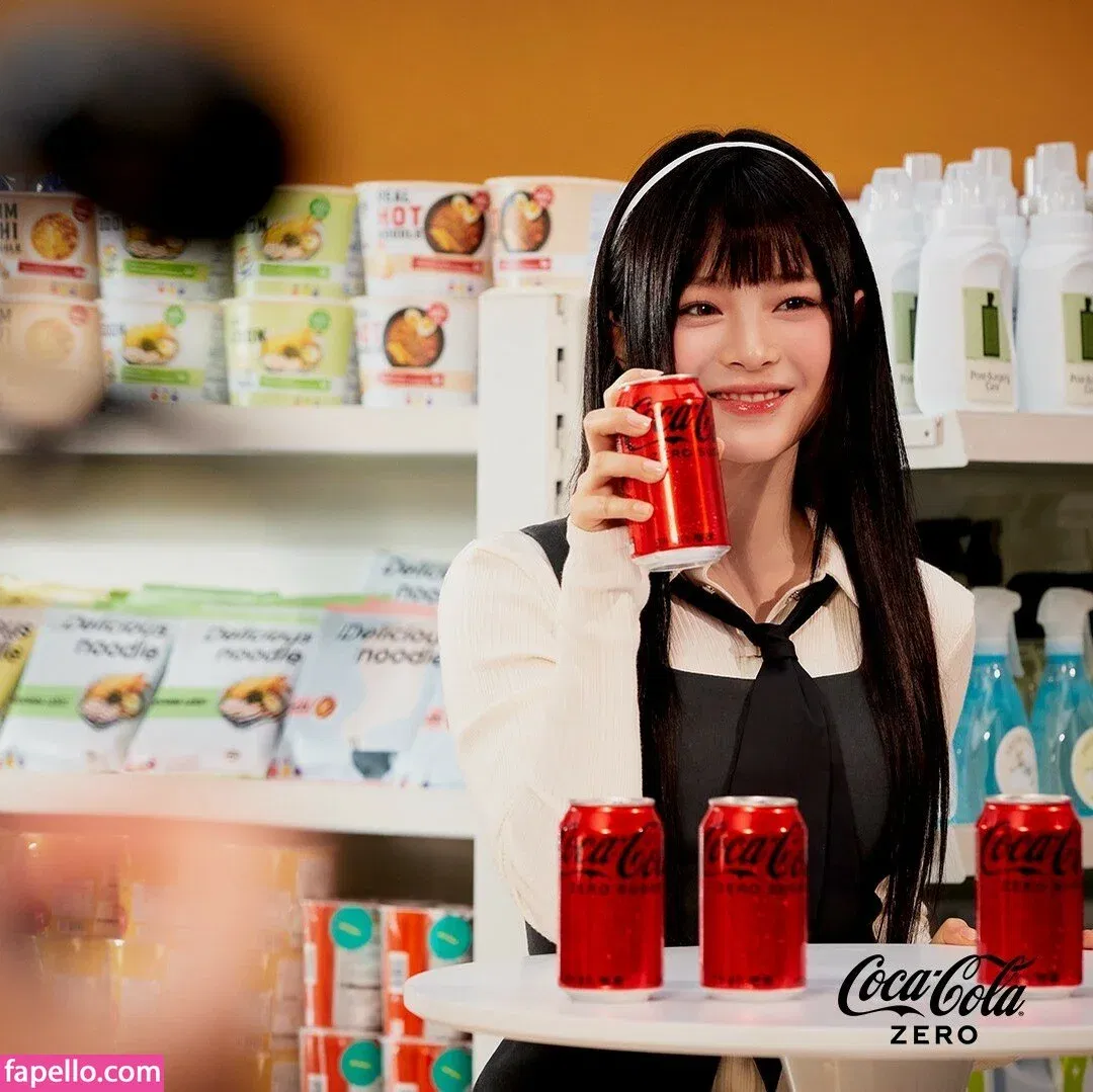 Hanni Pham Onlyfans Photo Gallery 