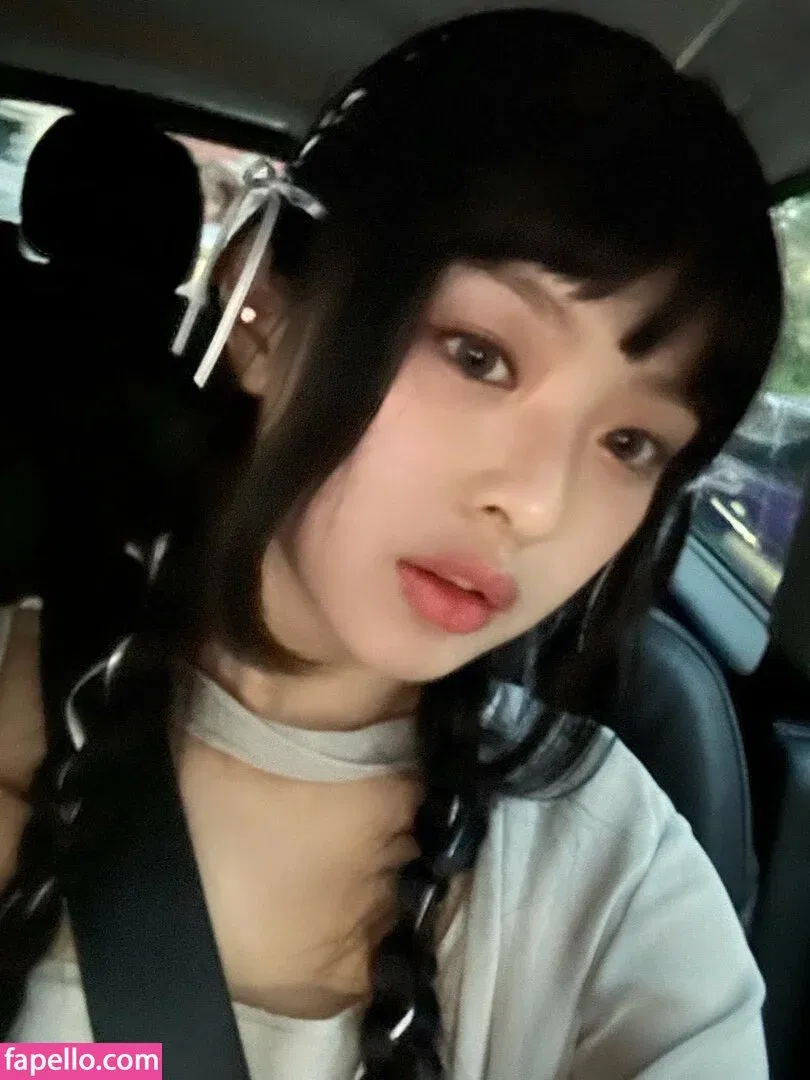 Hanni Pham Onlyfans Photo Gallery 