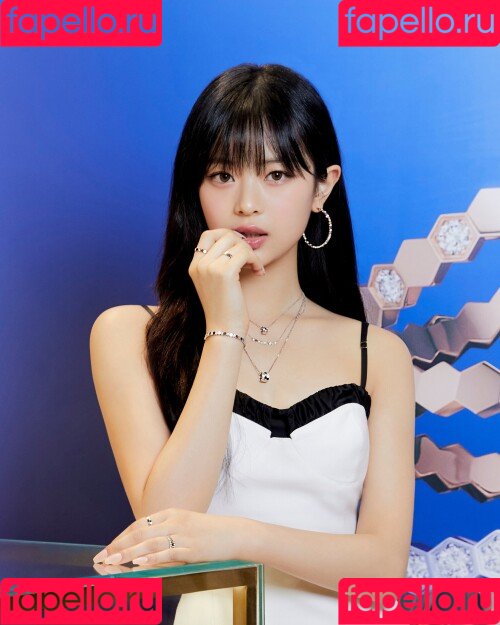 Hanni Pham Onlyfans Photo Gallery 