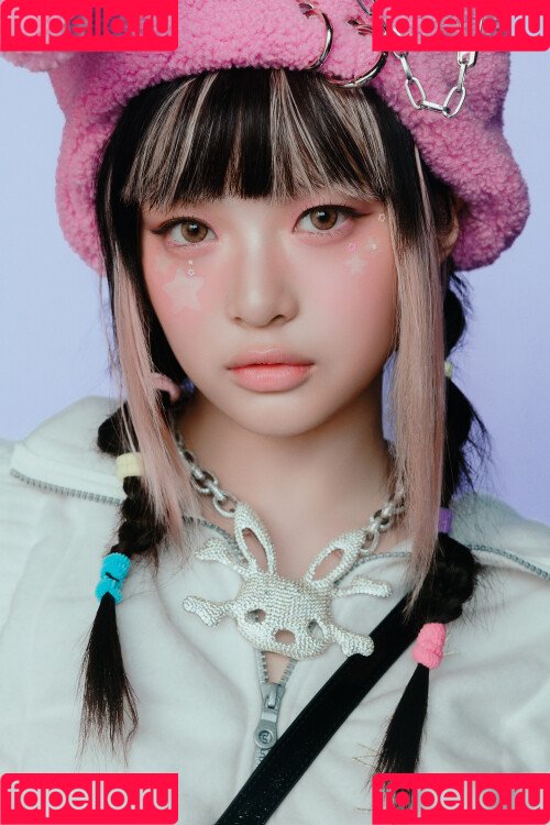 Hanni Pham Onlyfans Photo Gallery 