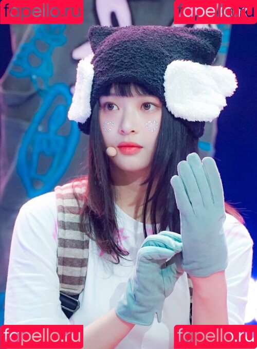 Hanni Pham Onlyfans Photo Gallery 