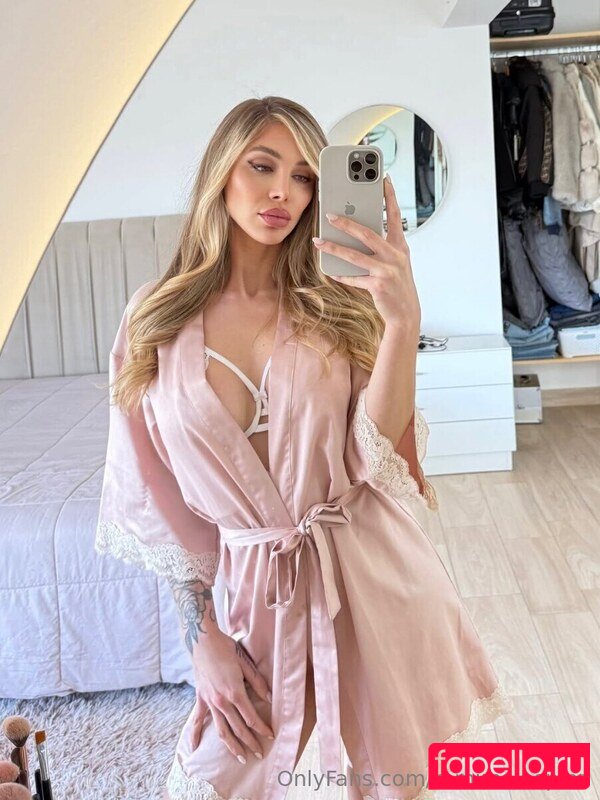 Romina Malaspina Nude Onlyfans Photo 5
