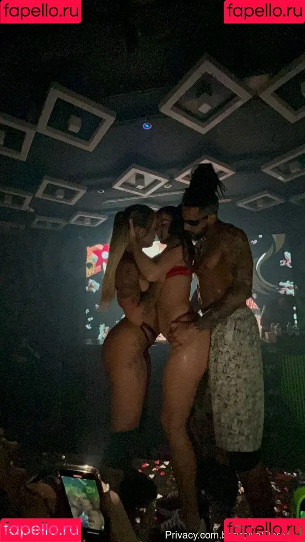 MC Pipokinha Onlyfans Photo Gallery 
