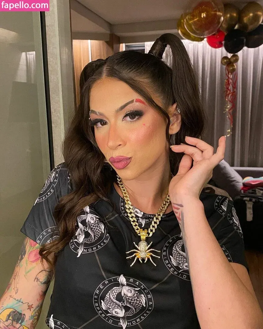 MC Pipokinha Onlyfans Photo Gallery 