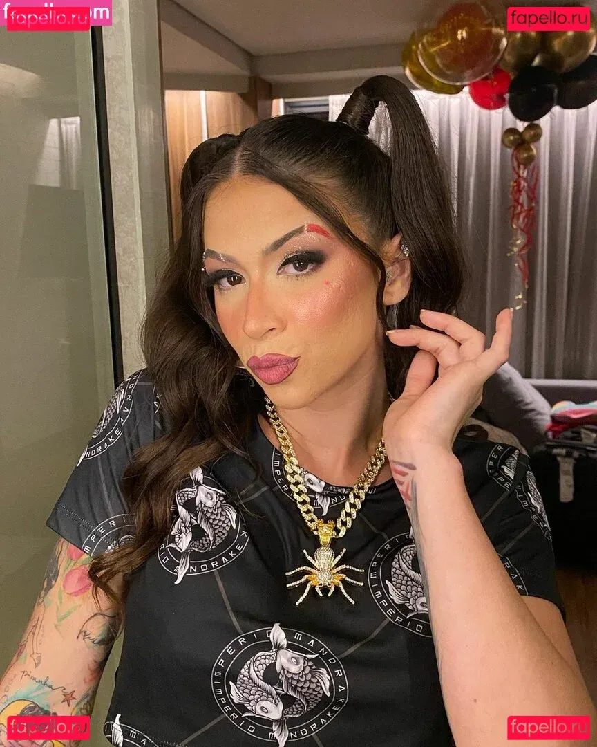 MC Pipokinha Onlyfans Photo Gallery 