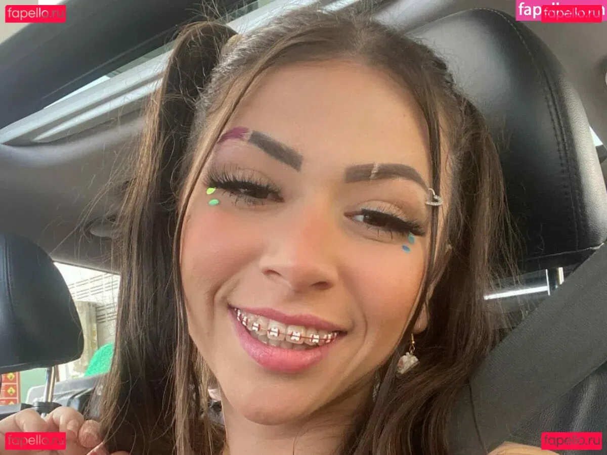 MC Pipokinha Onlyfans Photo Gallery 