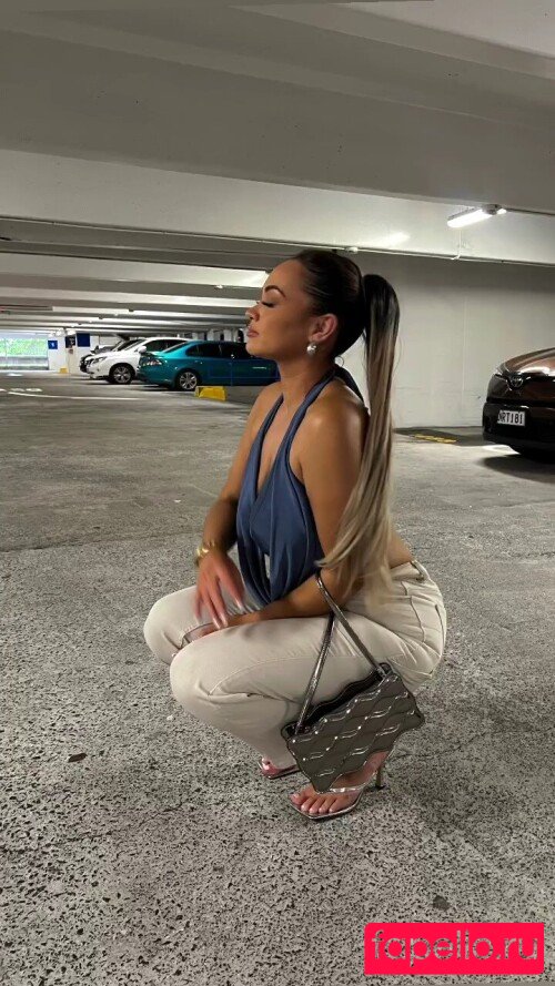 Karina Atavenitia Nude Onlyfans Photo 14