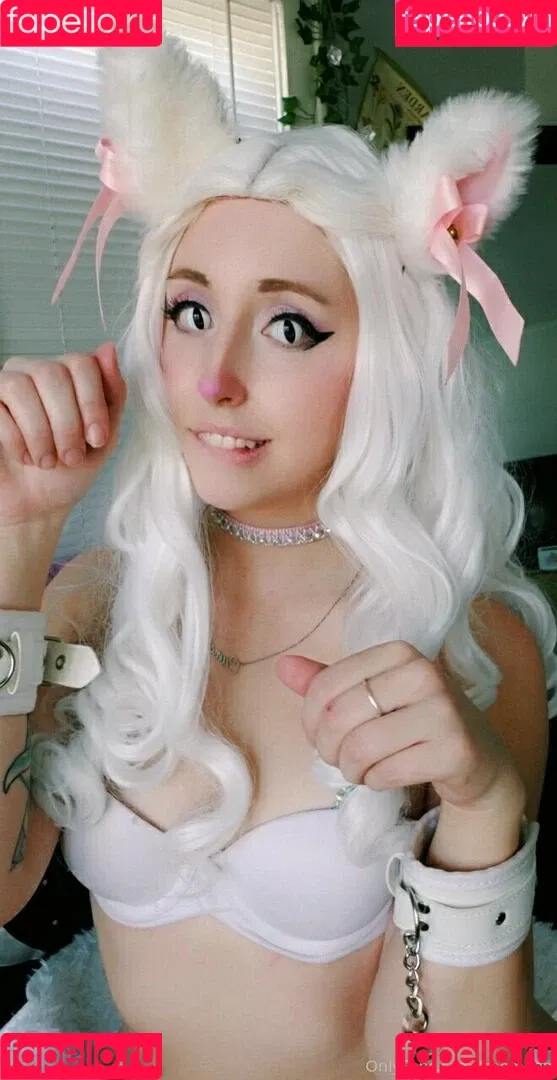 Moon_IRL Onlyfans Photo Gallery 
