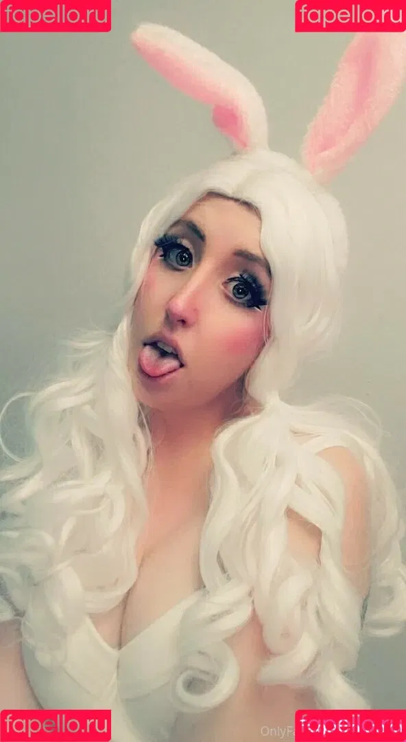 Moon_IRL Onlyfans Photo Gallery 