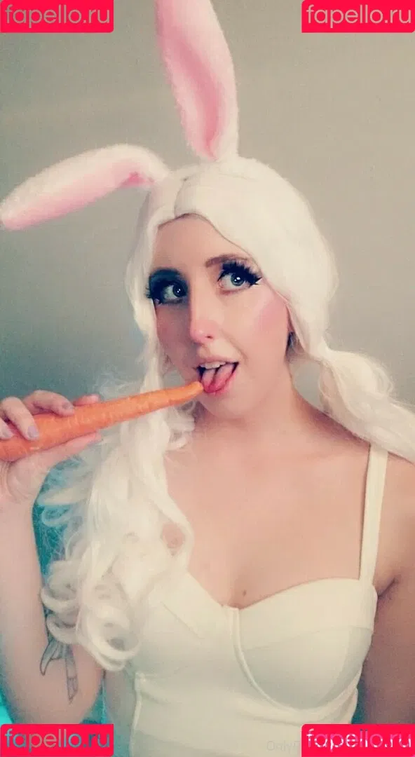 Moon_IRL Onlyfans Photo Gallery 