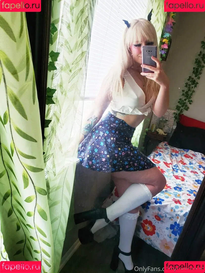 Moon_IRL Onlyfans Photo Gallery 