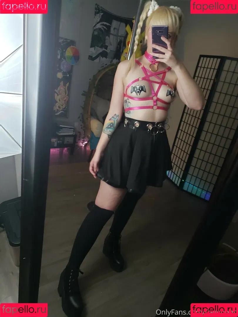Moon_IRL Onlyfans Photo Gallery 