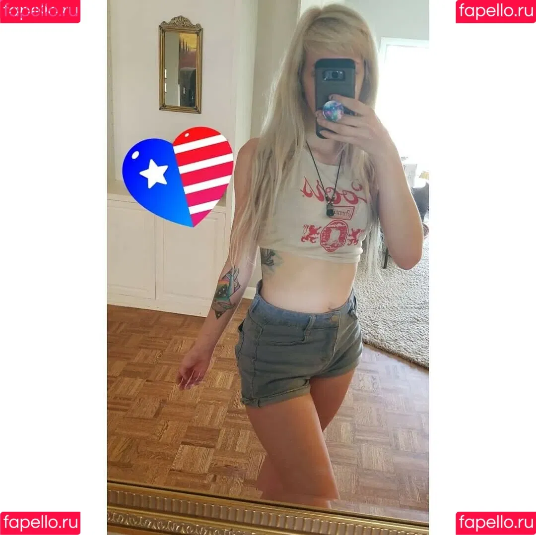 Moon_IRL Onlyfans Photo Gallery 