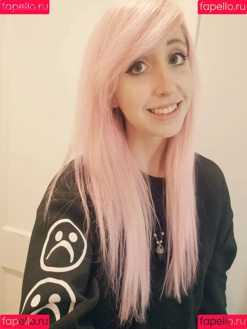 Moon_IRL Onlyfans Photo Gallery 