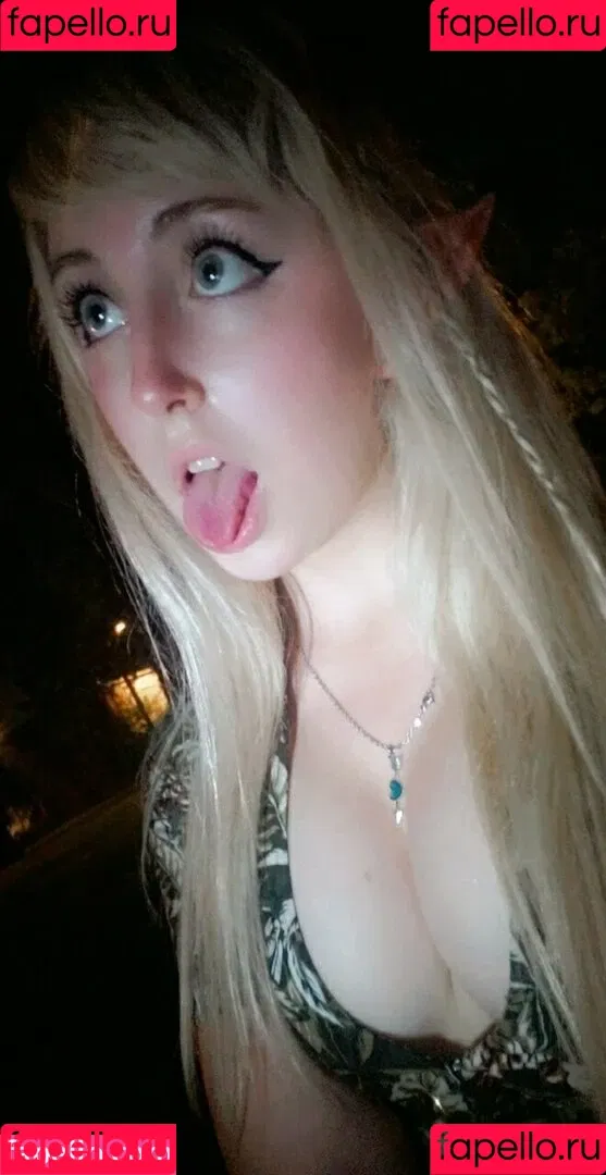 Moon_IRL Onlyfans Photo Gallery 
