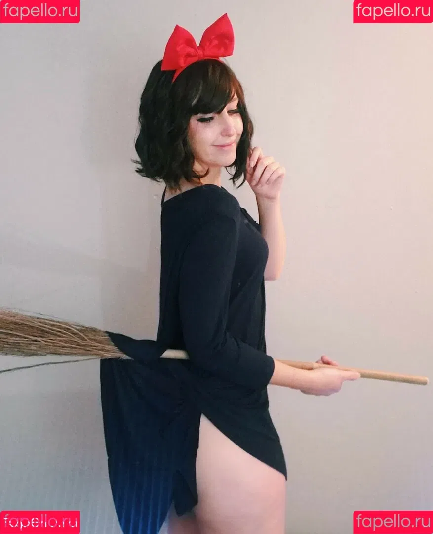 Moon_IRL Onlyfans Photo Gallery 