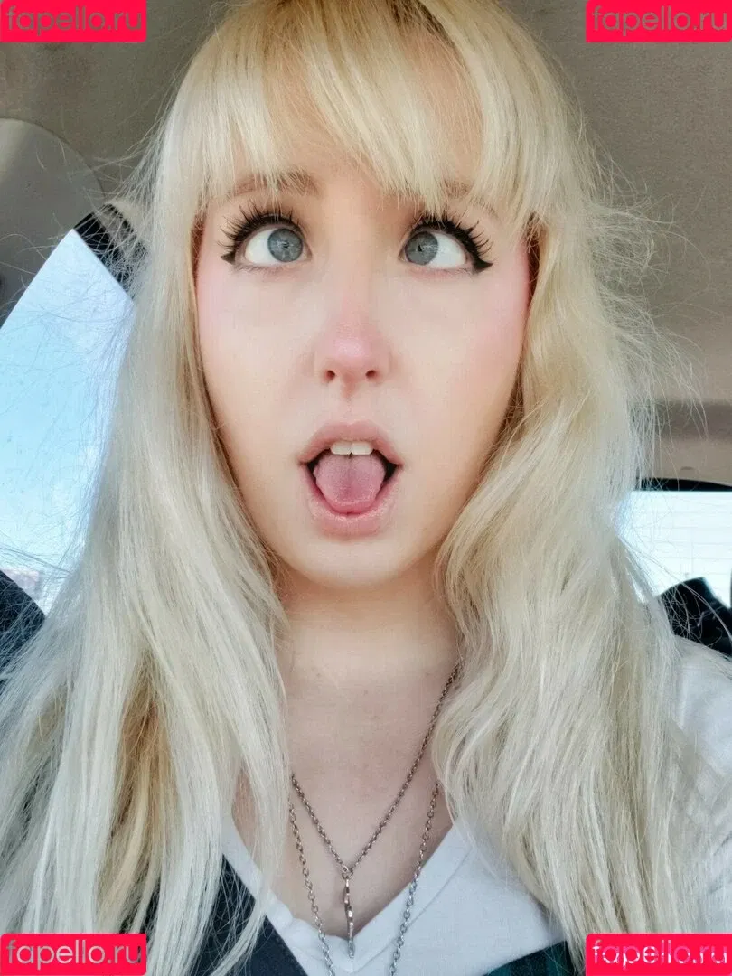 Moon_IRL Onlyfans Photo Gallery 