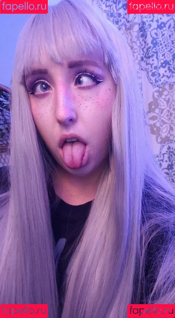 Moon_IRL Onlyfans Photo Gallery 