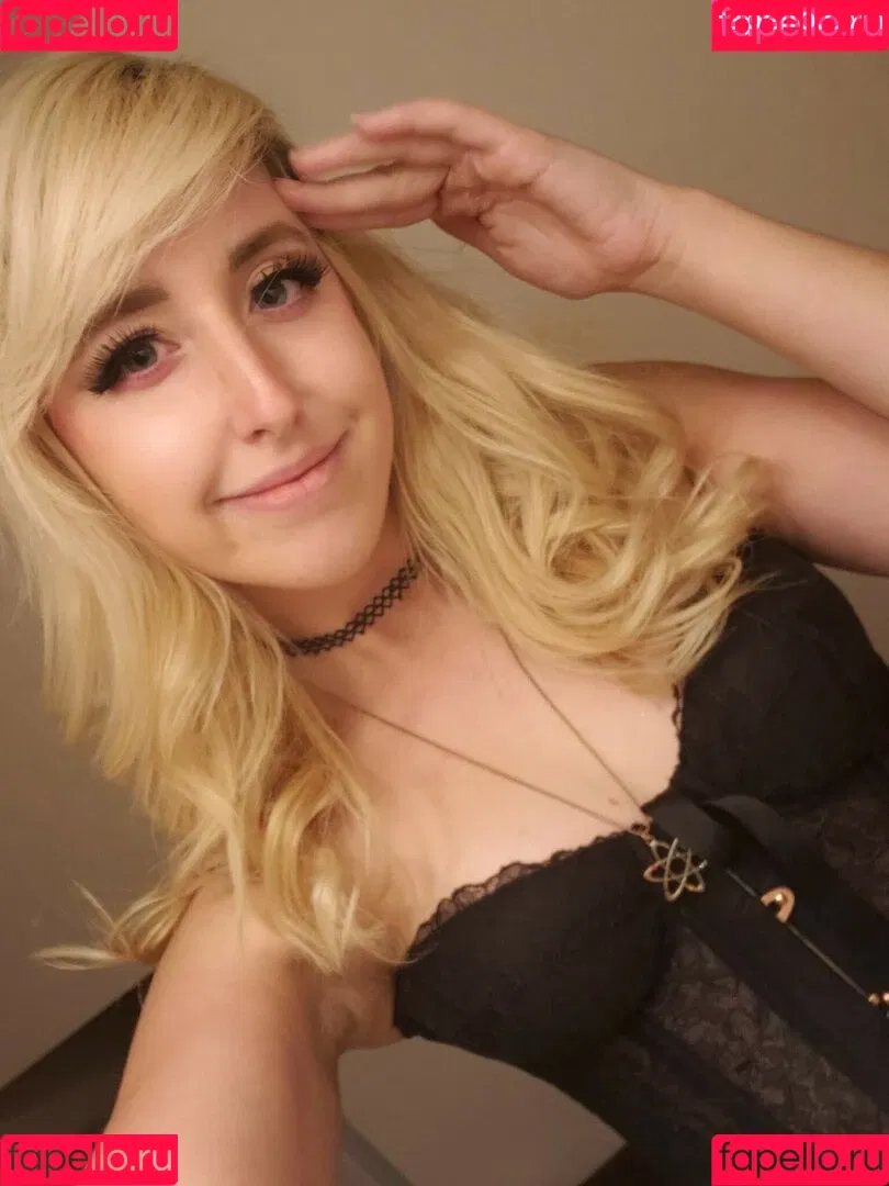 Moon_IRL Onlyfans Photo Gallery 