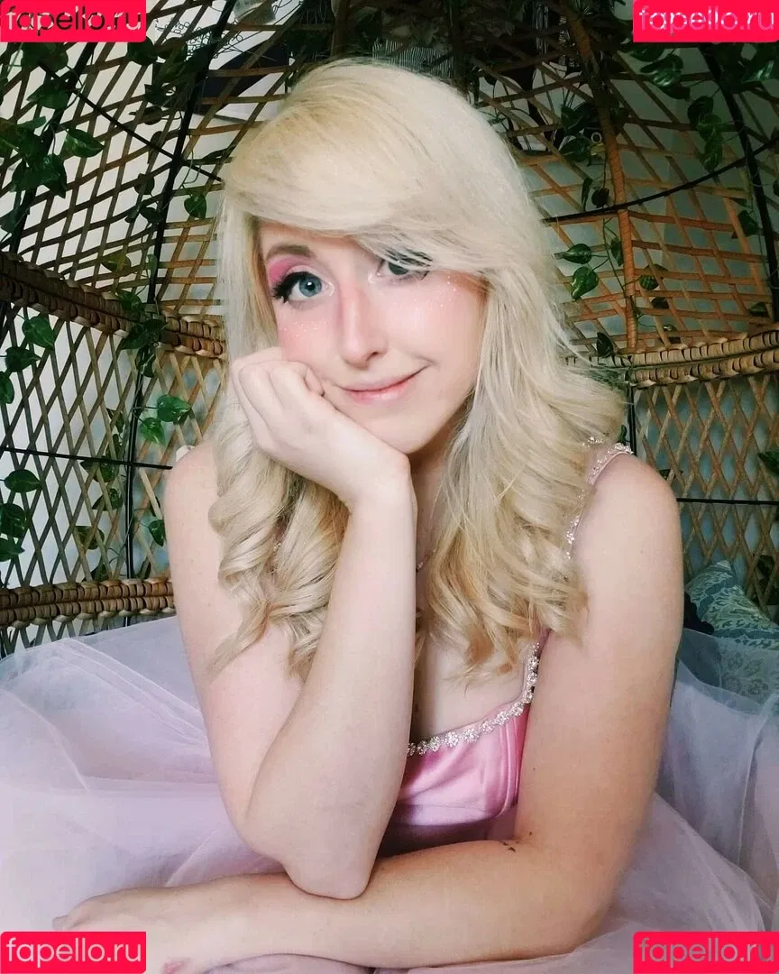 Moon_IRL Onlyfans Photo Gallery 
