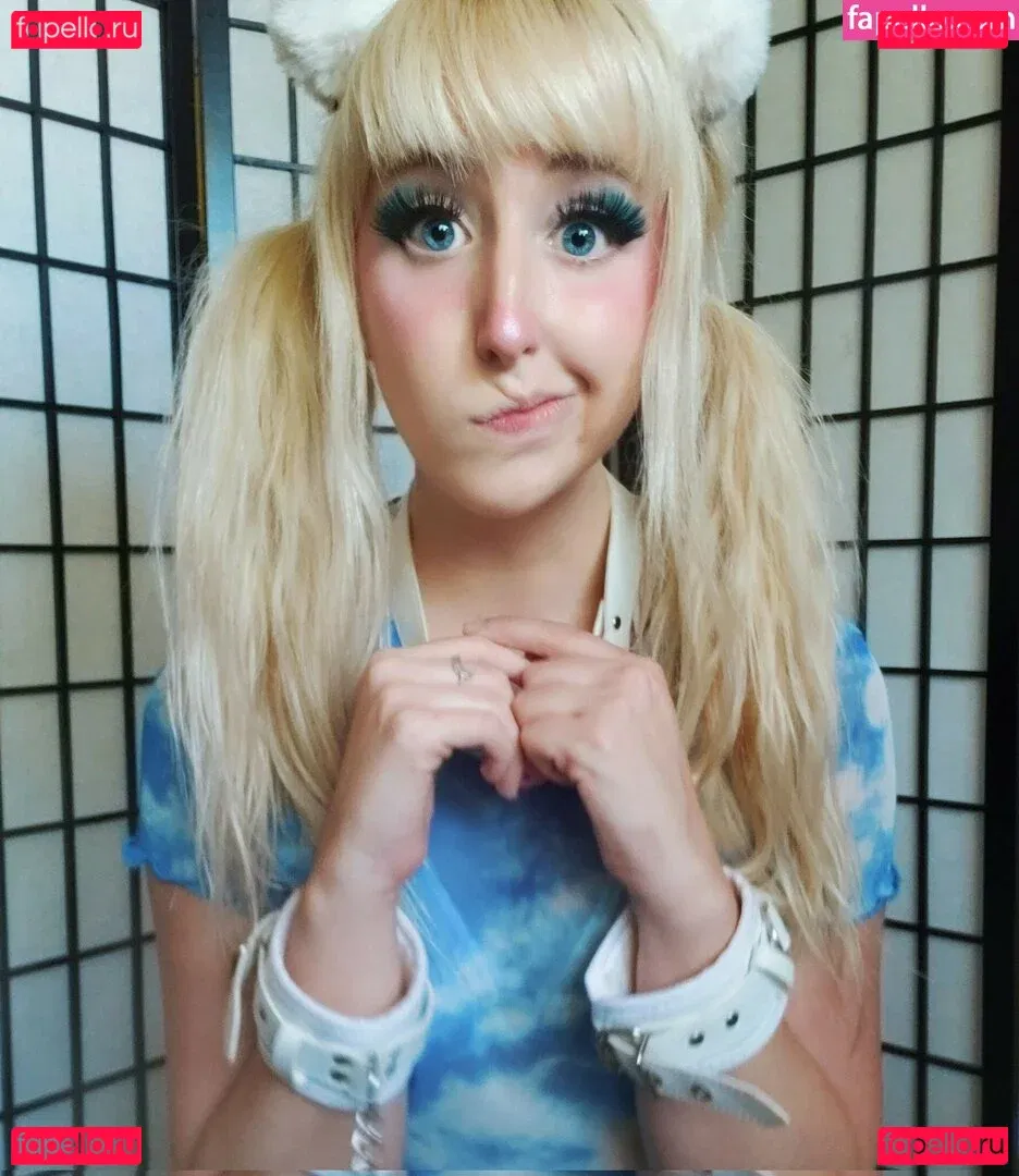 Moon_IRL Onlyfans Photo Gallery 