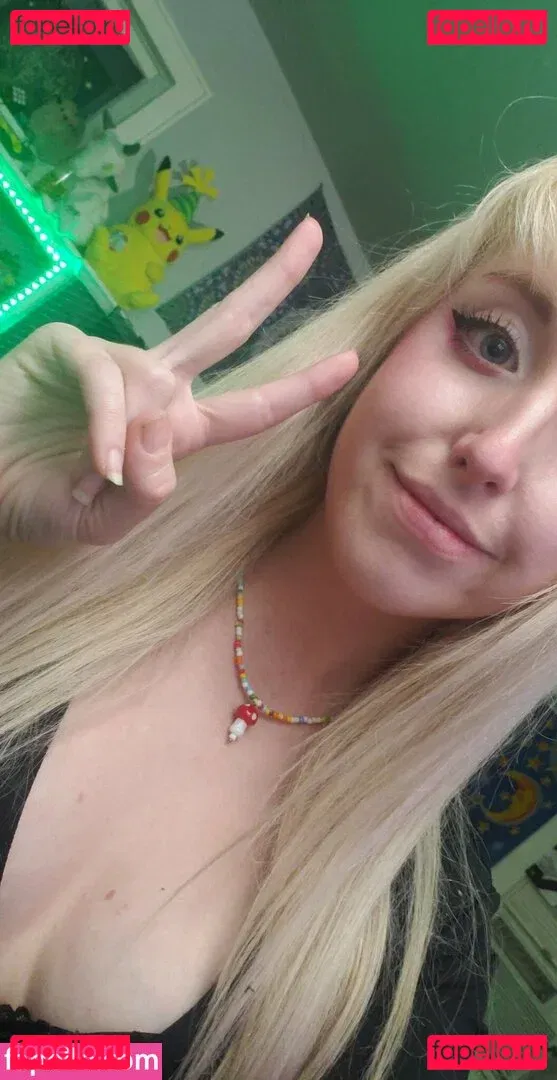 Moon_IRL Onlyfans Photo Gallery 