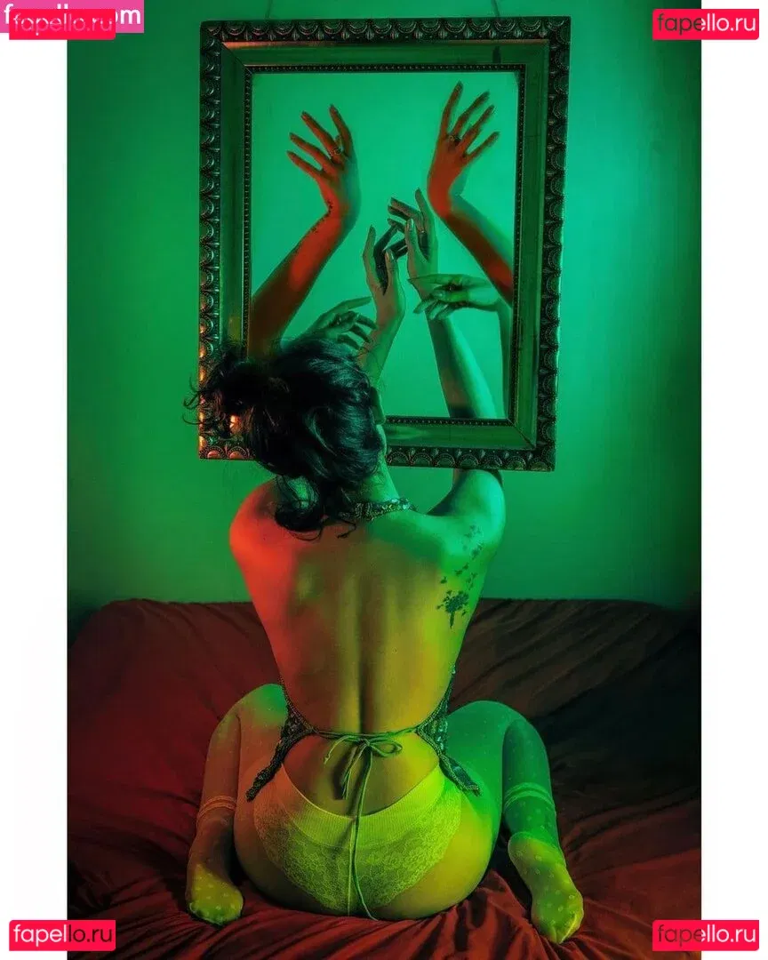 Sayna Soleimanpour Onlyfans Photo Gallery 