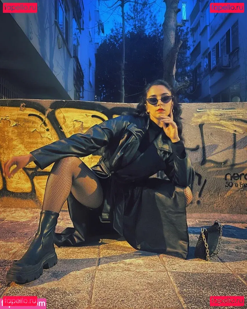 Sayna Soleimanpour Onlyfans Photo Gallery 