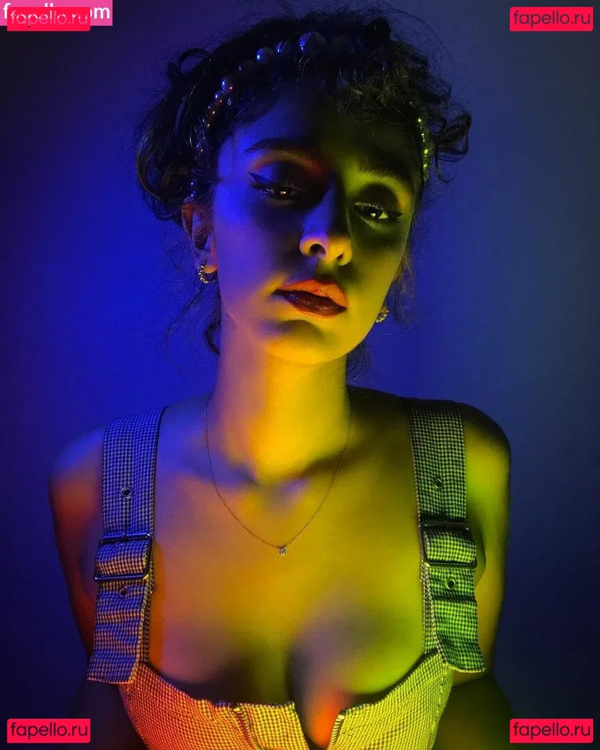 Sayna Soleimanpour Onlyfans Photo Gallery 