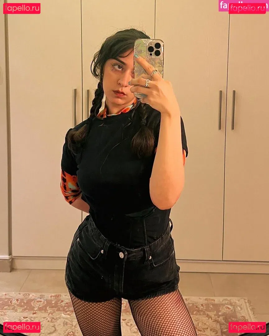 Sayna Soleimanpour Onlyfans Photo Gallery 