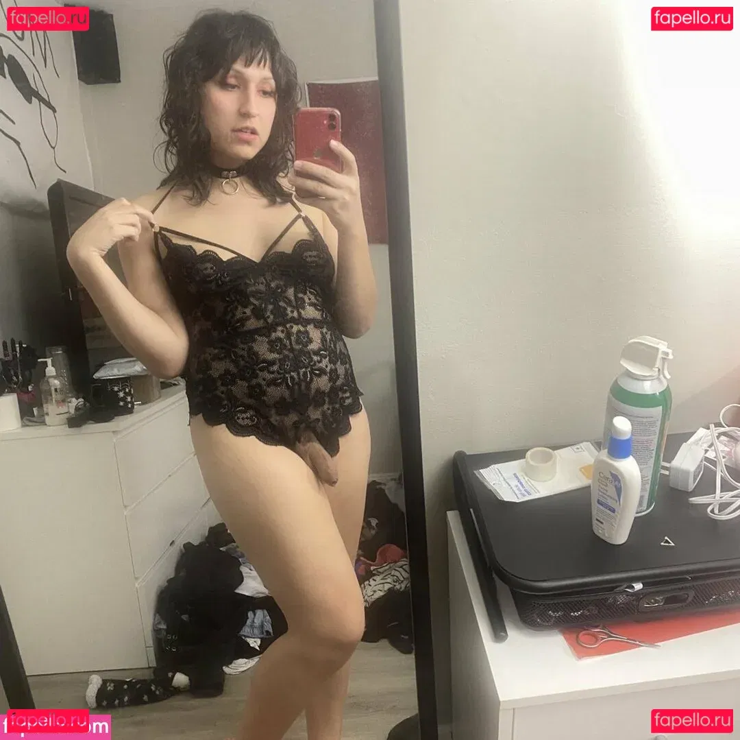 Roxanne Rom Onlyfans Photo Gallery 