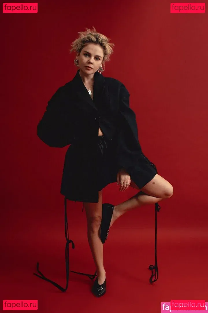 Saoirse-Monica Jackson Onlyfans Photo Gallery 