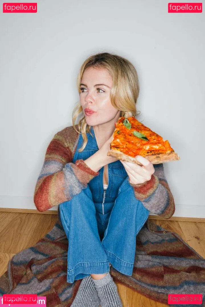 Saoirse-Monica Jackson Onlyfans Photo Gallery 