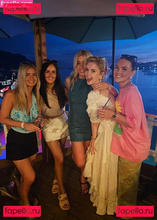 Saoirse-Monica Jackson Onlyfans Photo Gallery 