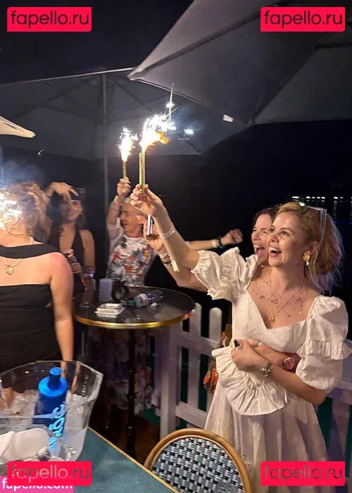 Saoirse-Monica Jackson Onlyfans Photo Gallery 