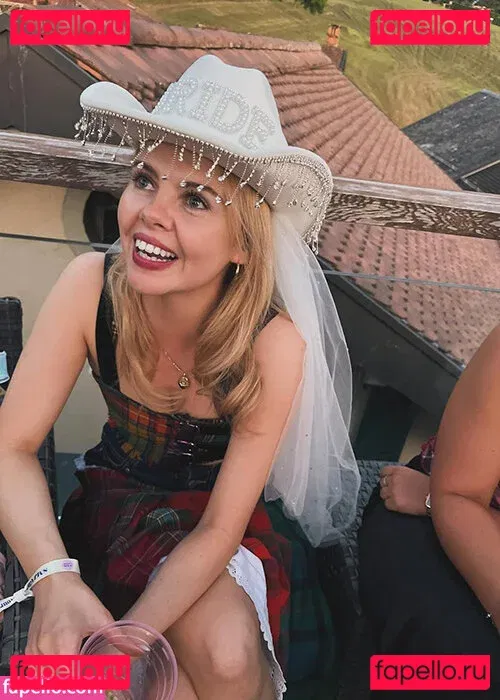 Saoirse-Monica Jackson Onlyfans Photo Gallery 