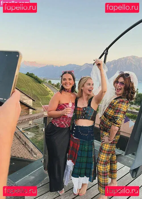 Saoirse-Monica Jackson Onlyfans Photo Gallery 