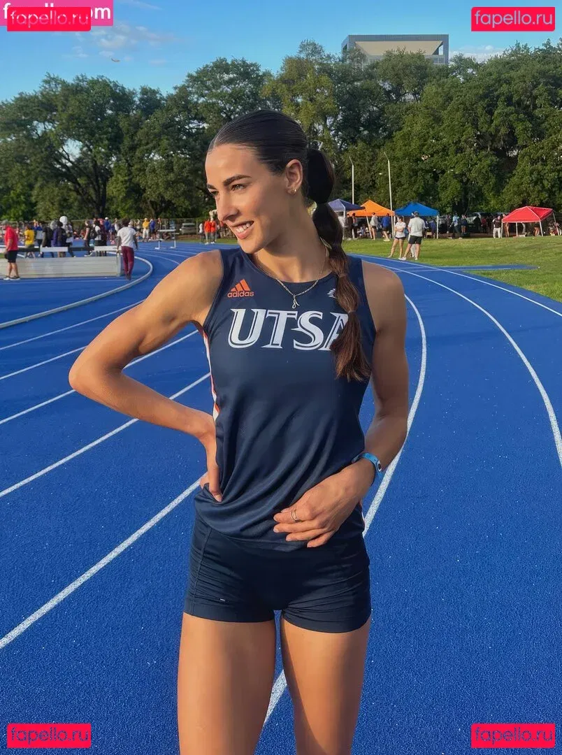 Alanah Yukich Onlyfans Photo Gallery 