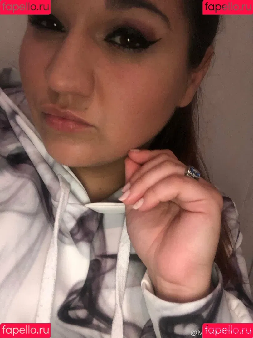 begformolly Onlyfans Photo Gallery 