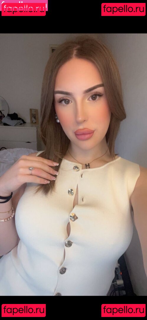 evacdc Nude Onlyfans Photo 4
