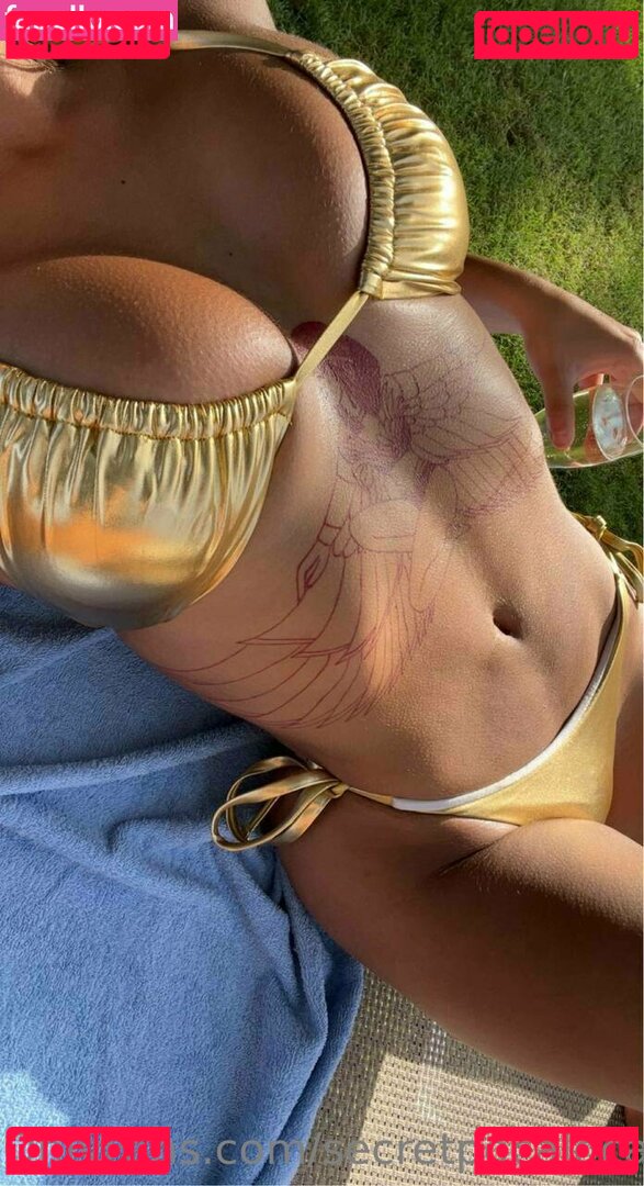 Lilou Giova Nude Onlyfans Photo 7