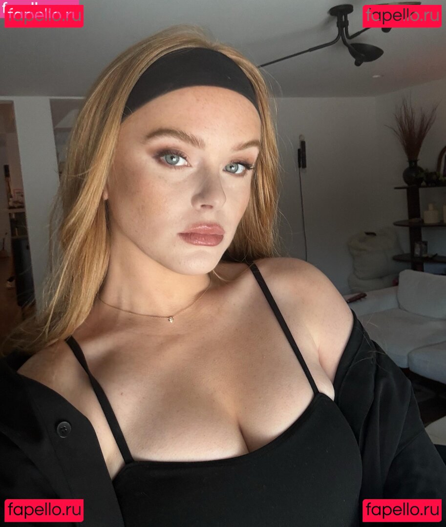 Abigail Cowen Nude Onlyfans Photo 6