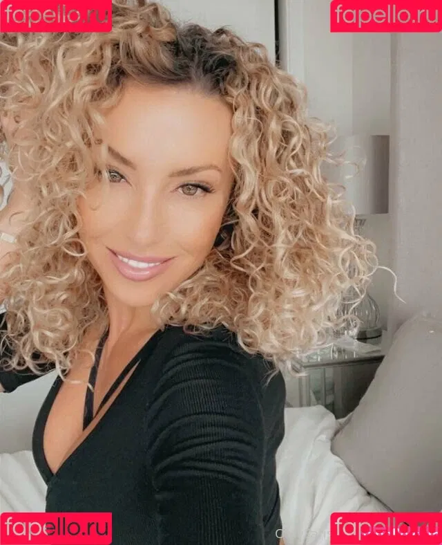 Sasha West Onlyfans Photo Gallery 